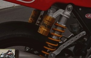 Ohlins shock absorbers find here a traditional attachment