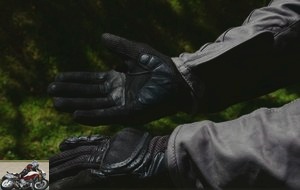 The gloves have been used daily for 6 years, results?