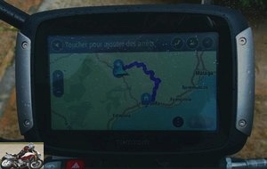 TomTom Rider GPS touchscreen: zoom with your fingers