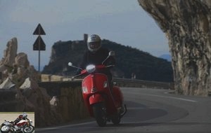 Road test of the Vespa GTS 300 HPE scooter