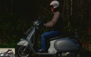 Vespa GTS 300 scooter test