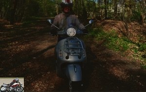 Vespa GTS 300 scooter test