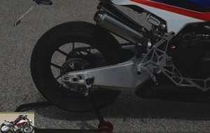 The rear arm of the Vyrus 986 M2 Strada