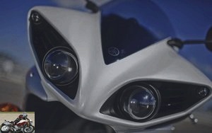 Yamaha R1 headlights