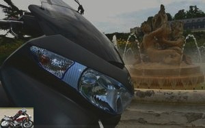 Suzuki Burgman 125 headlight
