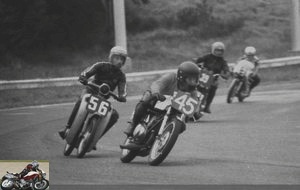 Relaxation position for Laing behind an attacking Peter Hagan on his Yamaha at Sandown Park in 1972