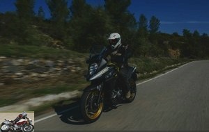 The V-Strom 650 XT in a straight line