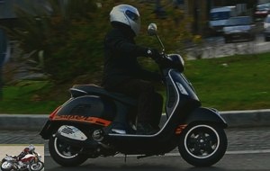 Vespa GTS 125 Supersport in town