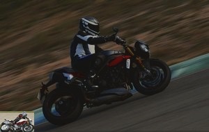 Triumph 1050 Speed ​​Triple on national