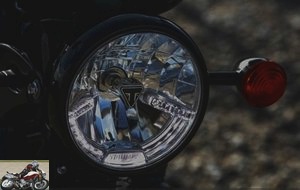 Triumph Bonneville T120 headlight
