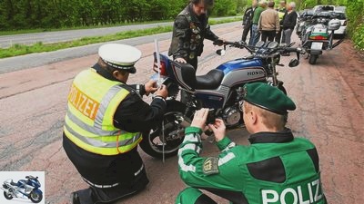 Traffic control on the motorcycle
