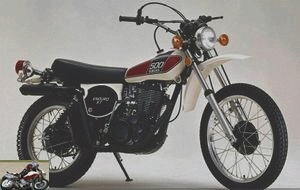 XT 500 1976 with low exhaust. In three months, the French importer sold 500 copies of the first XT, one of the most prized by collectors, rarity obliges