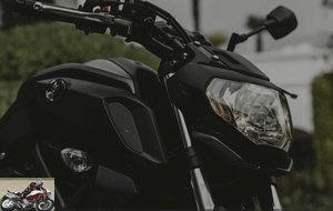 Yamaha MT-07 headlight