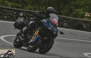 Test of the Yamaha Niken GT on the road