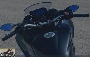 Yamaha Niken cockpit
