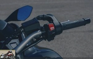 Yamaha Niken throttle