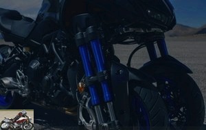The double forks of the Yamaha Niken