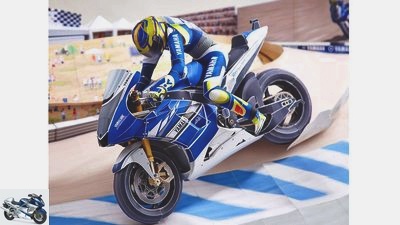 Yamaha Paper Crafts Motorcycle works of art made of paper