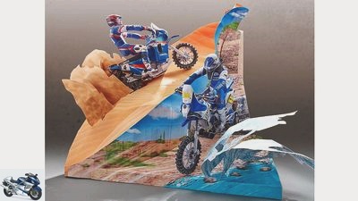 Yamaha Paper Crafts Motorcycle works of art made of paper