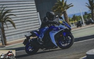 Yamaha R3 test in town