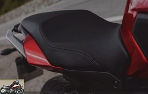 The saddle is now made in one piece for more comfort