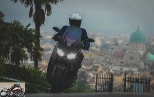 Test of the Yamaha X-Max 300 in the city