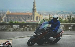 The Yamaha X-Max 300 in town
