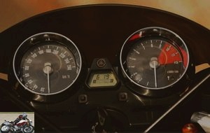 Yamaha XJR 1300 Racer speedometer