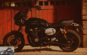 Yamaha XJR 1300 Racer from side
