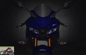 Yamaha YZF-R125 front headlight