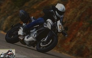 MV Agusta Stradale 800 on the attack