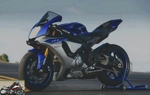 Yamaha YZF R1M from side