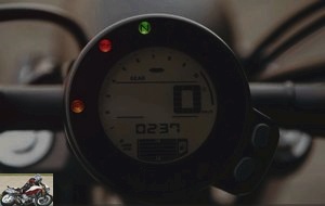 Yamaha XSR700 digital speedometer