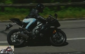 The Yamaha YZF-R6 on the road